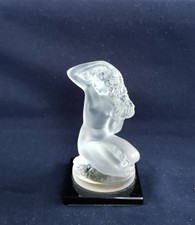 LALIQUE Flora Statuette