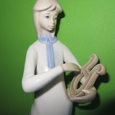 FIGURINE FILLE AVEC LYRE STYLE