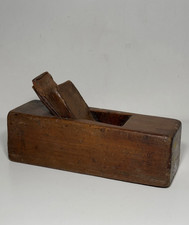 Rabot en bois ancien