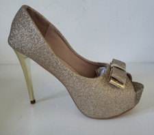 Escarpins ouverts dorés à