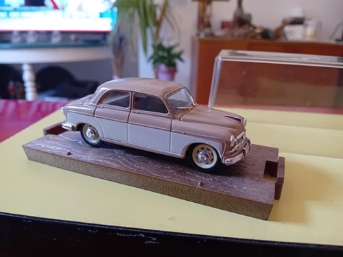 Fiat 1400 brumm avec - 1/43, b