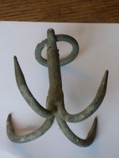 joli petit grappin de puits en