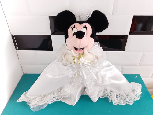 1808243 peluche disneyland - peluche,