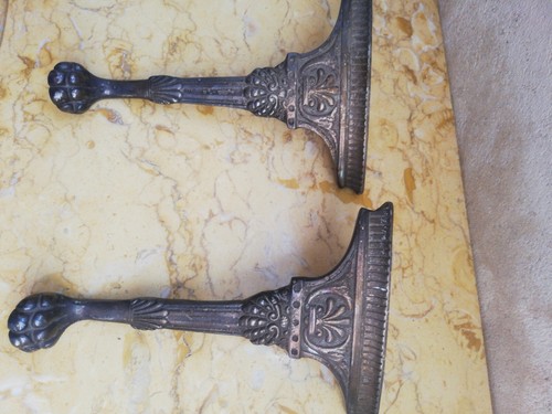 Pieds meuble ancien - meuble,