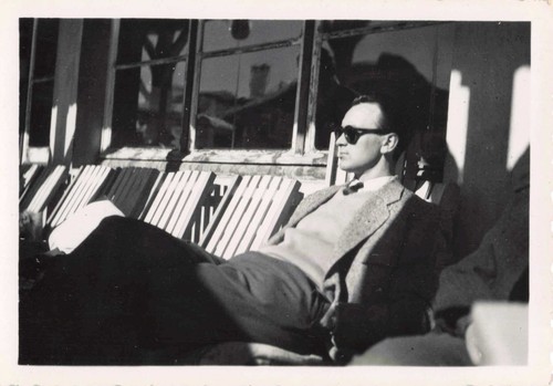 Ancienne photographie jeune - ancienne,