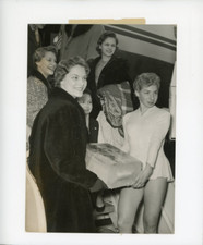 Carol Heiss, world figure skating champion, welcomed by patina