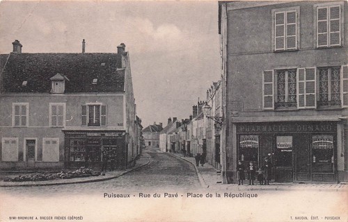Puiseaux rue pave - puiseaux,
