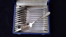 Coffret de 12 cuillères à