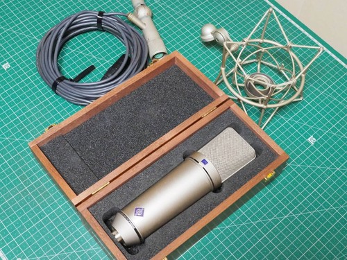 Microphone condensateur - à,