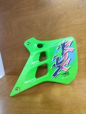 Flanc de carénage de réservoir droit  KAWASAKI 125 KDX ref 49089-1094