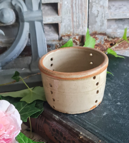 Ancienne petite faisselle - petite,