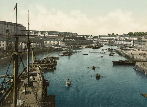 Brest port militaire pris - le,