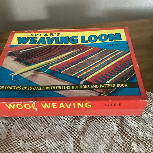 Spear wool weaving - wool, loom
