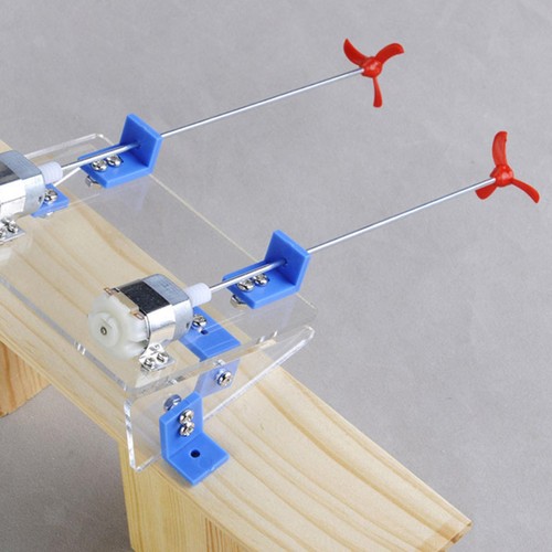 Bateau télécommandé - , à