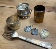 Lot 7 Objets Métal Argenté Cuivre Nickel Tasse Fourchette Médailles Pyrogènes 14