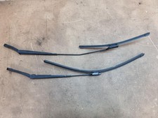 SEAT IBIZA FR SPORT MK5 6F 17-24 FRONT WINDSCREEN WIPER ARM SET 6F2955409