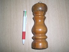 moulin a poivre en bois
