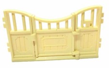 Playmobil Yellow Gate Horse Riding Box 
