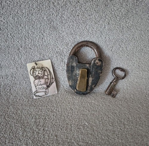 Ancien cadenas métal - en, 1