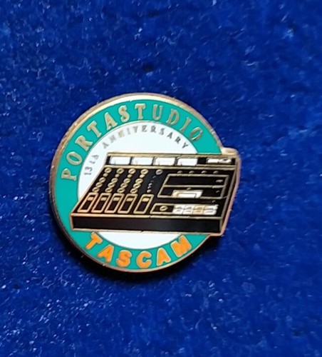 Rare pins portastudio - rare,