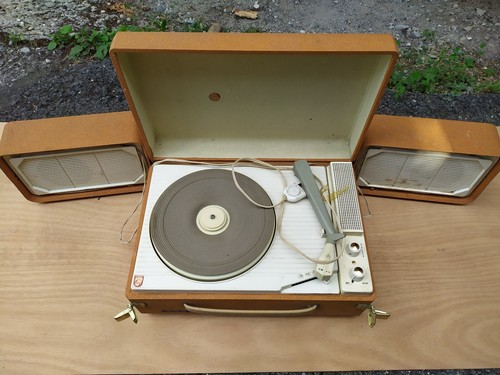 Ancien tourne disque - tourne, vinyle
