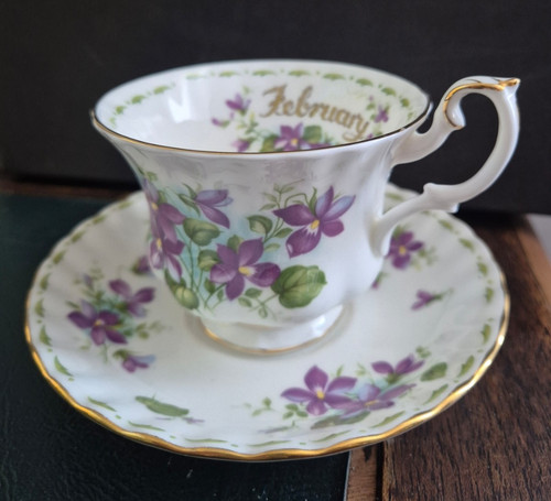 Tasse sous - tasse, royal