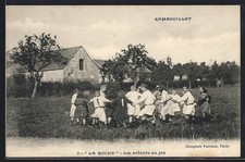 Old postcard Rambouillet, La Ruche, Les enfants au jeu 