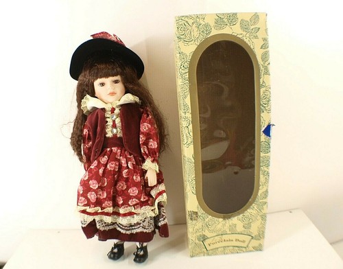 Porcelain doll poupée - porcelain,