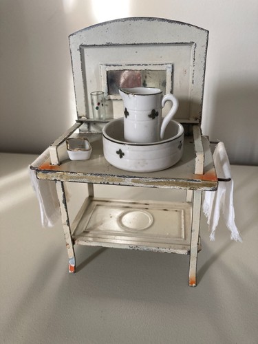 Jouet ancien coiffeuse - ancien,