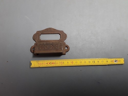 Ancien porte nom - boîtes, aux