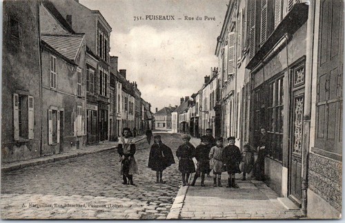 Puiseaux la rue pave - puiseaux,