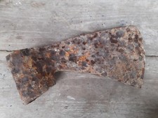 hache outil ancien à