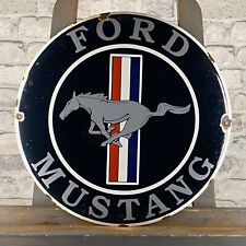 Plaque émaillée FORD MUSTANG Ø 16,1" (41cm) moyenne nostalgique voiture décor...