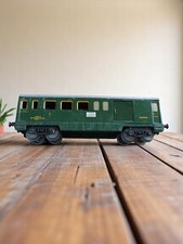  Charmant wagon en tôle