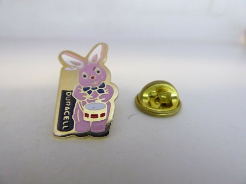 Pin pins badge - pin's,
