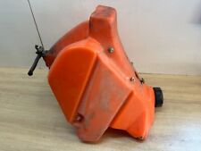 UN RESERVOIR ESSENCE BOUCHON