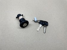 Peugeot Fox Mofa - ORIGINAL fuel lid with lock lock lockable (39-18)