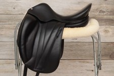 Gorgeous 2019 17.5" Butet premium dressage saddle for sale!