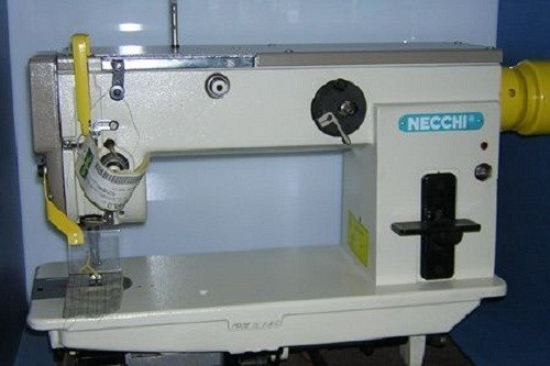 Machine coudre necchi - machine, à