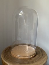 Cloche en verre avec plateau