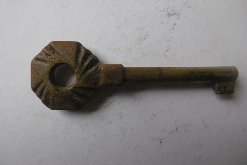 Clé clef ancienne creuse - ancienne,
