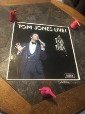 ￼🎼🎵🎤 DISQUE VYNIL 33 T TOM JONES LIVE  AT TALK OF THE TOWN DECCA