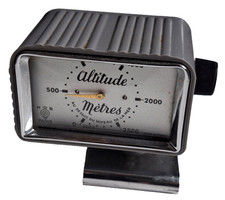 Ancien altimètre de voiture