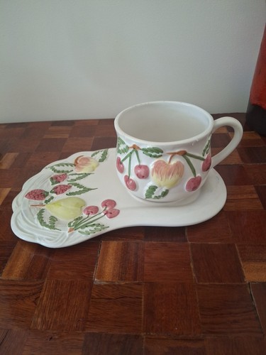 Ancien plat et - ancien, tasse