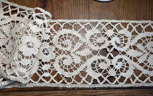 Dentelle ancienne large - dentelle,
