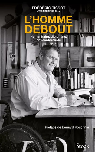 Homme debout un - l'homme,