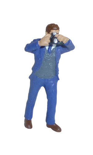 Figurine peinte l - , l'échelle