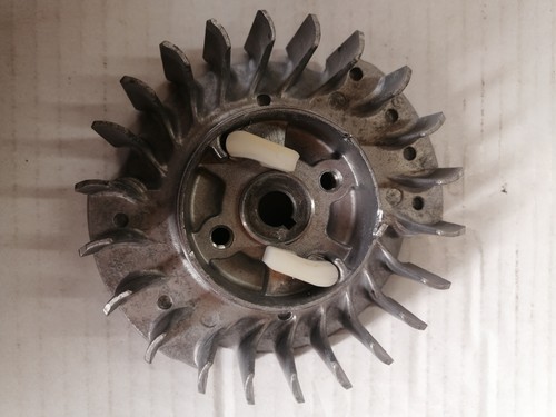 Volant moteur - , (origine)