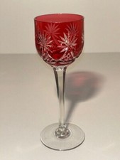 Verre en cristal couleur rouge