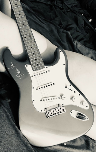 Vends guitare fender - guitare,